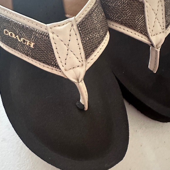 ⭐️ NEW Coach Jolene Wedge Flip Flop Sandals Size 8.5⭐️Minimally Flawed⭐️ - Picture 6 of 8